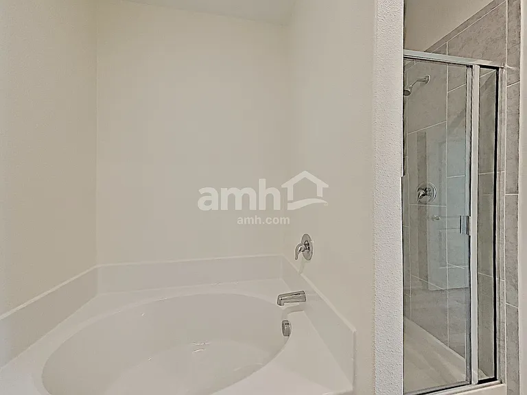 310 Garrett Ct — Photo 15