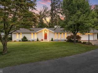 1063 Porters Rd, Spring Grove, PA 17362