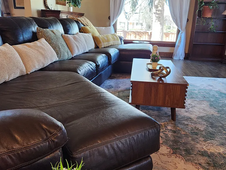 1360 Monaco Pkwy — Photo 4