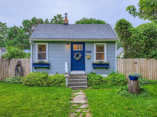 5821 2 1/2 St NE, Fridley, MN 55432