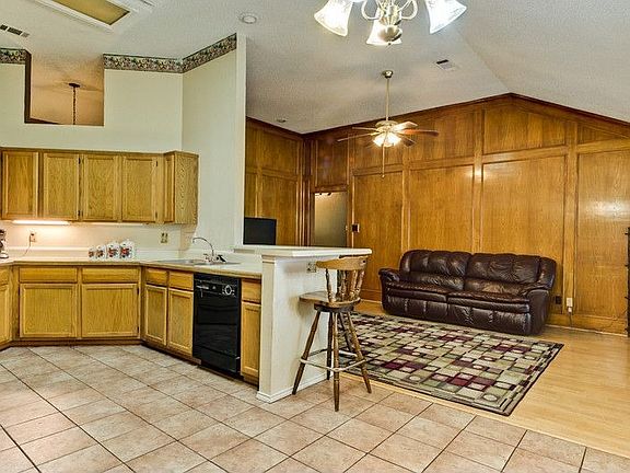 5th image of 921 Knollwood Dr