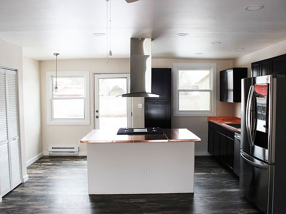 2nd image of 530 Dolan St