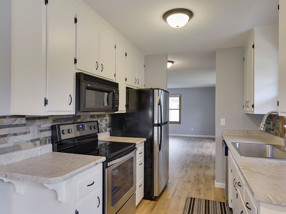 1st image of 15236 Urbank St NE