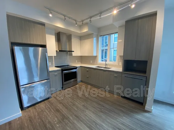 1800 Richter St #115, Kelowna, BC V1Y 0G9