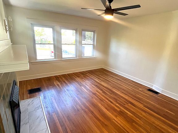 2nd image of 160 N Fremont Ave #4