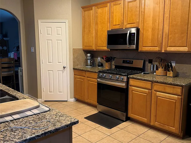 2311 Diamond Springs Dr — Photo 9