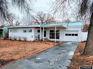 625 S 8th St, Worland, WY 82401