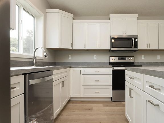 3rd image of 122 Thumper Pond Dr