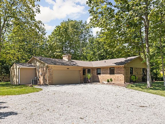 3rd image of 668 E Russell Lake Dr