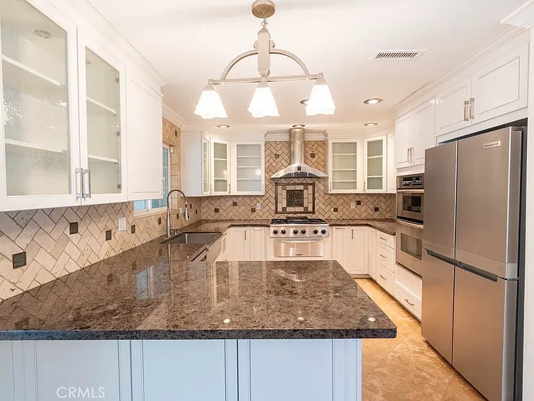 2217 Loma Verde Dr — Photo 3