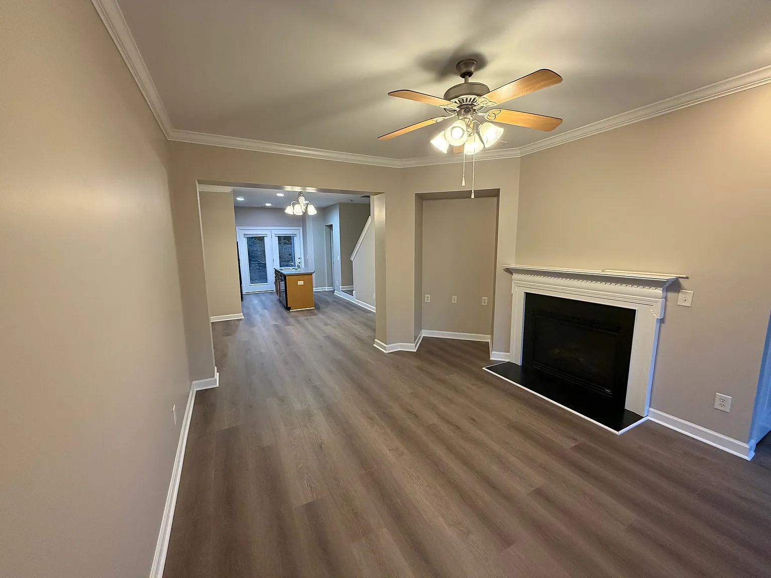 2 bed, 2.5 bath, 1219 sqft, $1,750 — Photo 2