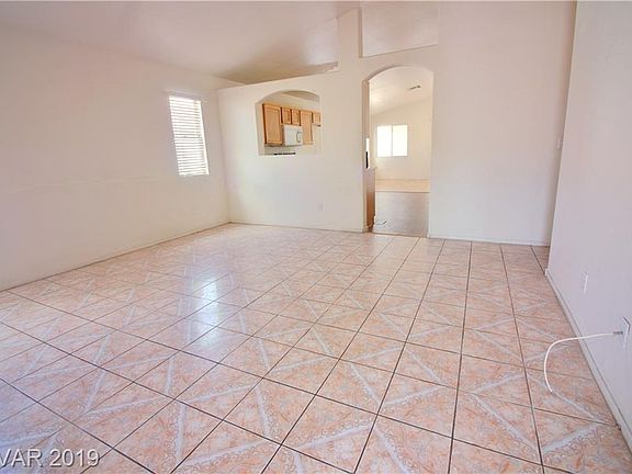 4th image of 1808 Crystal Gem St