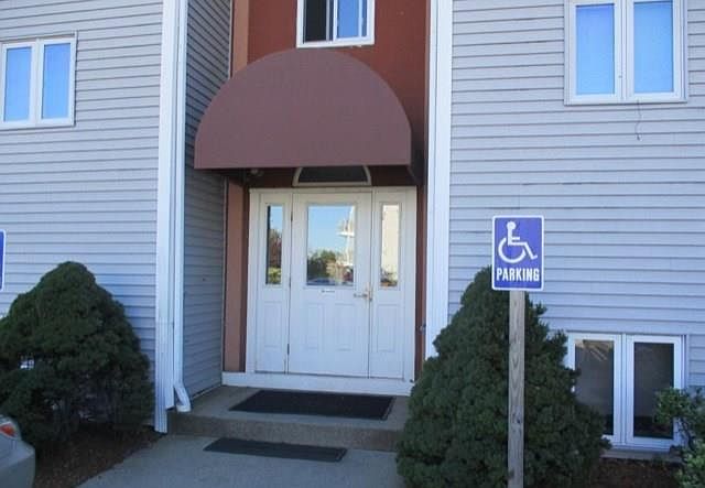1st image of 724 Beverage Hill Ave #102