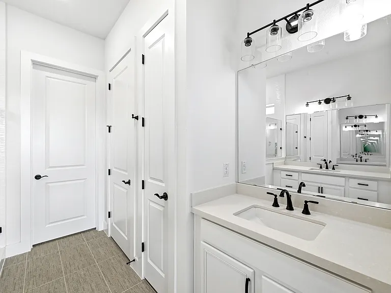8709 Lullwater Trl — Photo 17