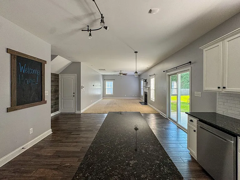 172 Huzzas Cir — Photo 8