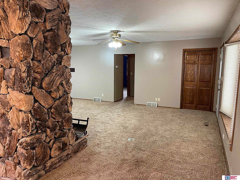 811 Main St, Stromsburg, NE 68666 Zillow