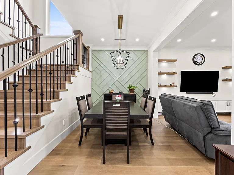953 Jarvis St — Photo 16