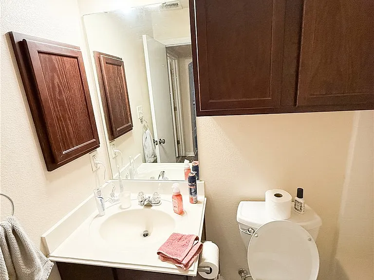 515 Camp Ct — Photo 6