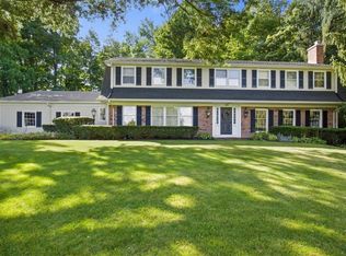 25 Brookwood Rd, Pittsford, NY 14534