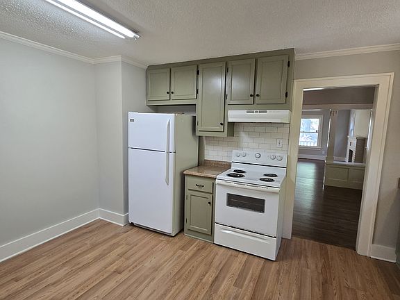 3rd image of 543 N Santa Fe Ave