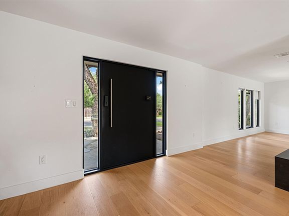 4th image of 8900 Point West Dr