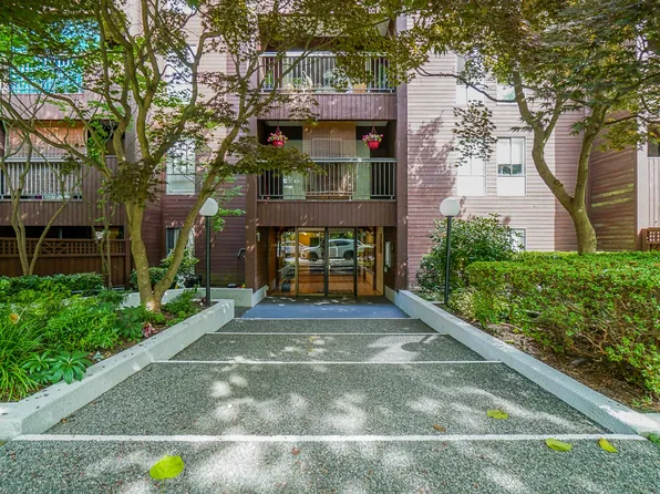 2920 Ash St #106, Vancouver, BC V5Z 4A6