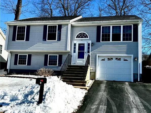 46 Edgewood Ave, Cumberland, RI 02864