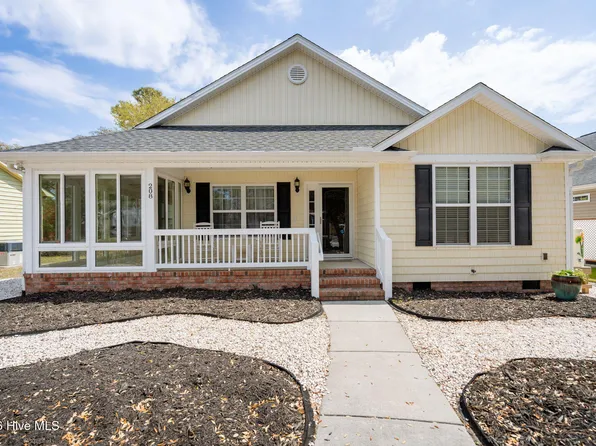 208 NE 52nd Street, Oak Island, NC 28465