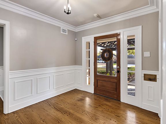4th image of 3758 Woodland Dr