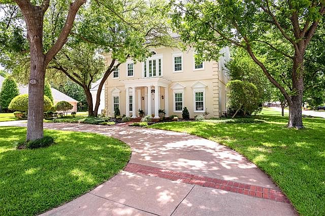 1st image of 712 Saddlebrook Dr