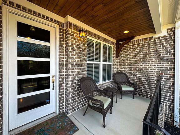4th image of 4728 Sussex Ln