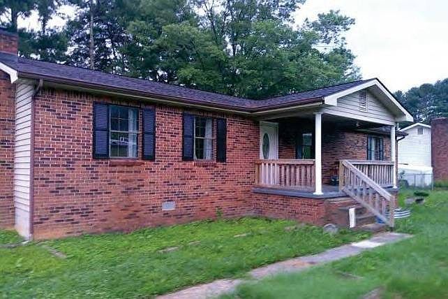 2nd image of 211 Evans Rd