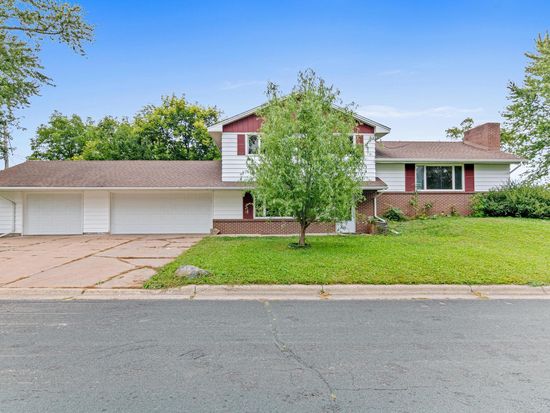 139 Birch Dr, Forest Lake, MN 55025