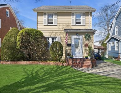 17 Herkomer Street, New Hyde Park, NY, 11040