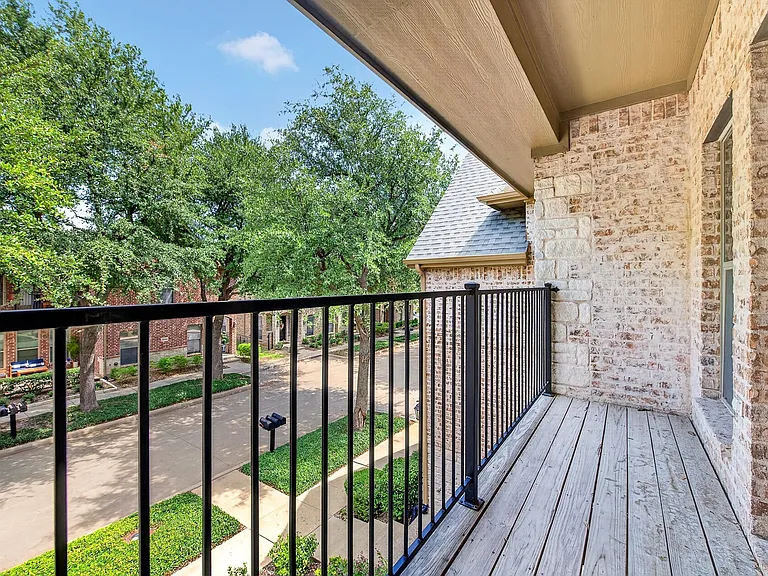 6837 Livorno Ln — Photo 25