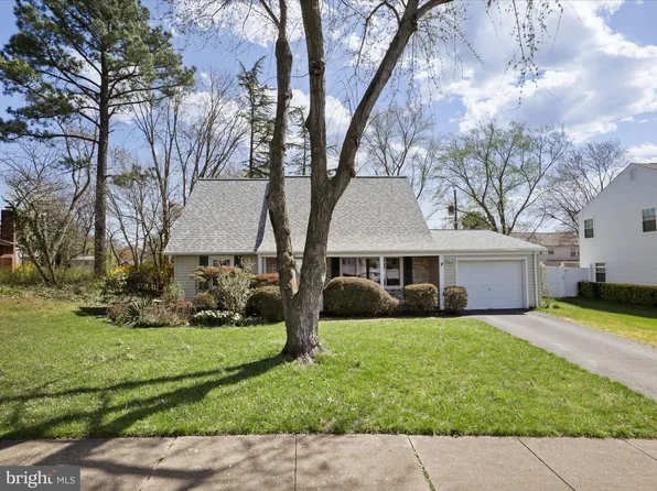 13222 Parson Ln, Fairfax, VA 22033