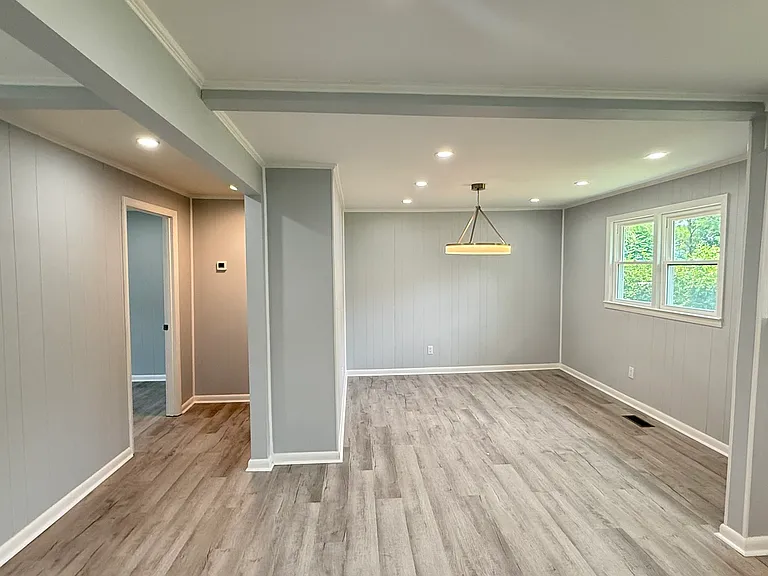 215 Newton Ln — Photo 24