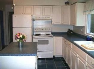 120 Market Rd, Greeley, PA 18425