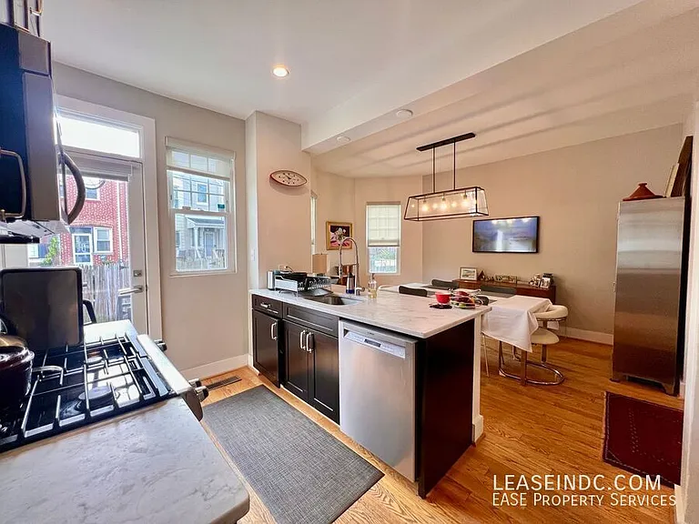 624 Lamont St NW — Photo 11