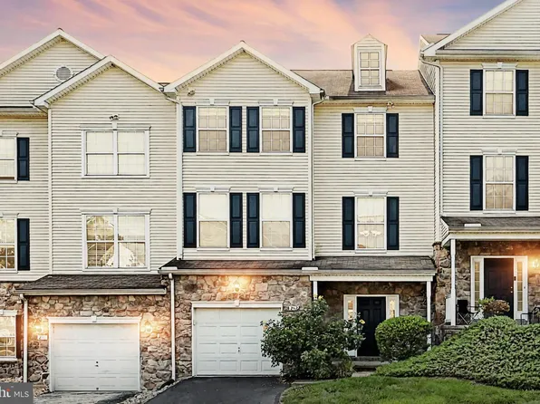 2112 Maple Crest Blvd #2112, York, PA 17406