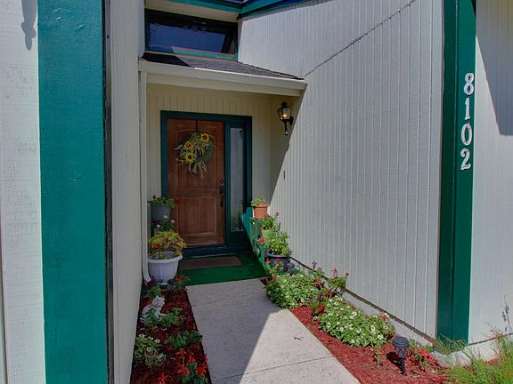 3rd image of 8102 Loch Lomond Ln