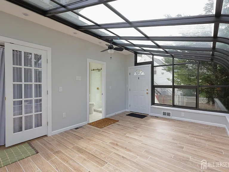657 Amboy Ave — Photo 13