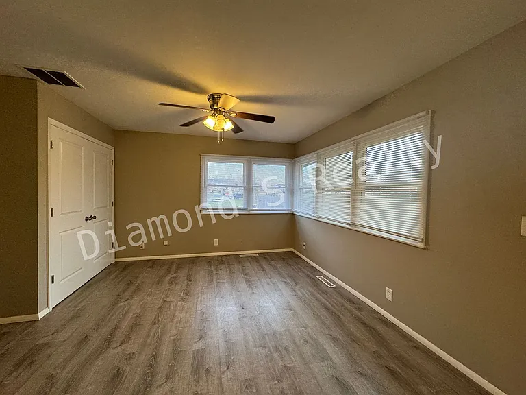 2202 S Prospect Ct — Photo 12
