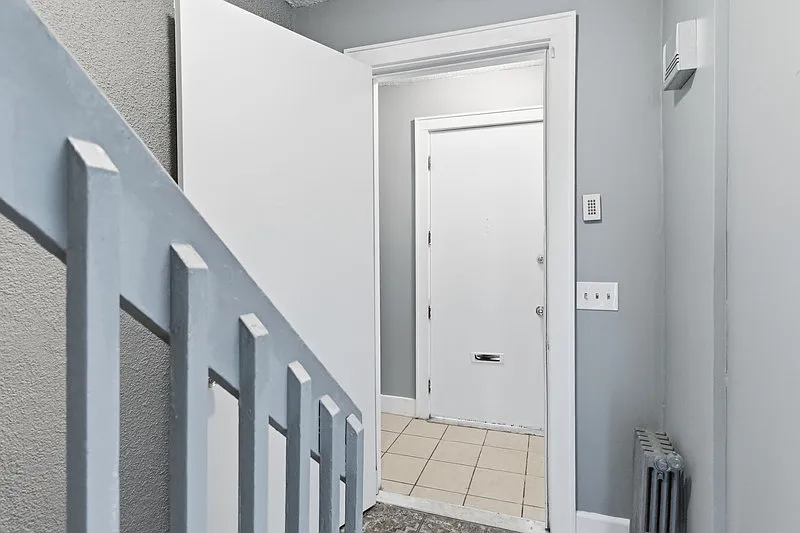 4 bed, 1.5 bath, 1500 sqft, $2,850 — Photo 2