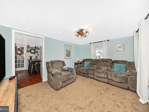 3rd image of 5618 Bartonsville Rd