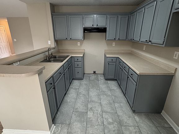 3rd image of 5457 Sundale Way S