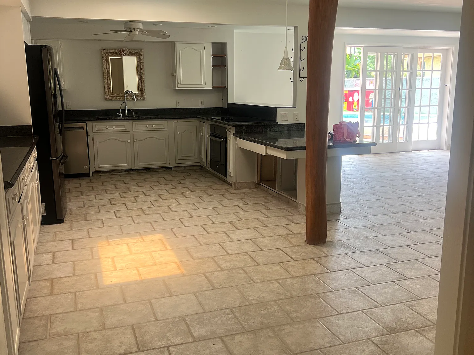 4 bed, 3000 sqft, $9,600 — Photo 3
