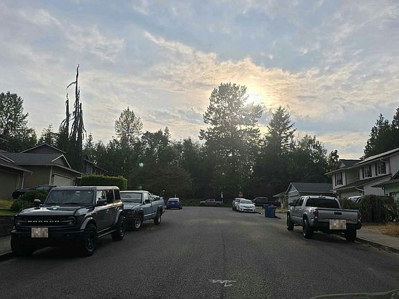 4th image of 505 Rainbow Pl