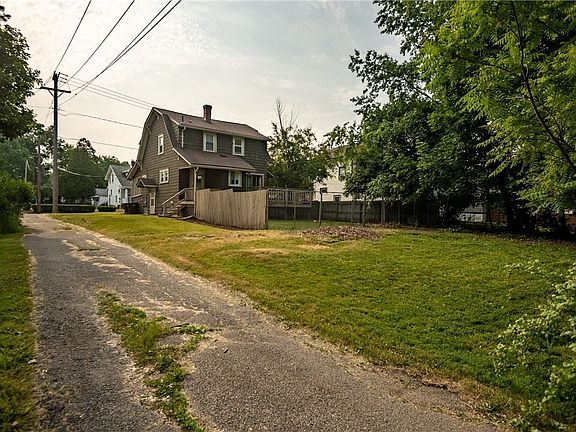 5th image of 1129 Hall Ave