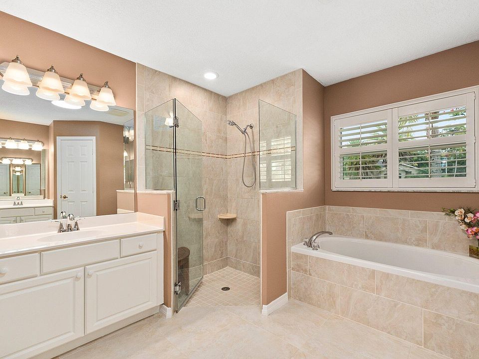 1st image of 2318 SE Beechwood Terrace